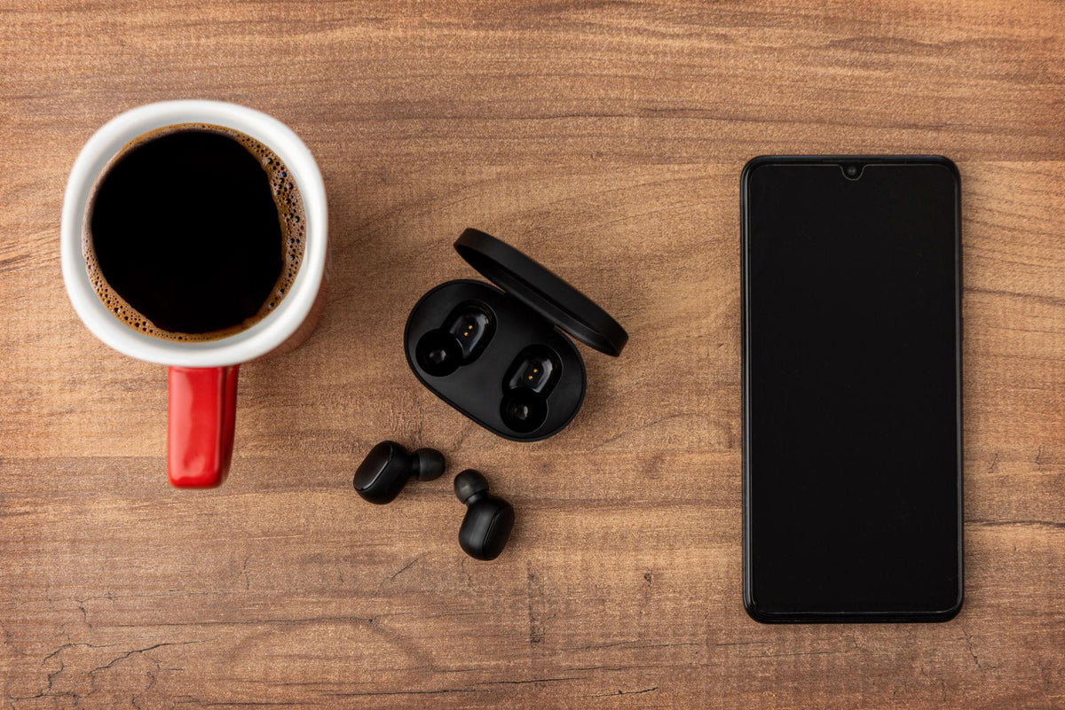 Best tech gadgets in Pakistan 2026 featuring wireless earbuds, smart home devices, kitchen gadgets, and useful electronic accessories. Copy Alt Text